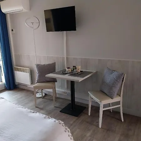 Le Flamand Rose Apartment